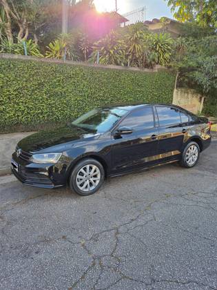 VOLKSWAGEN JETTA 2.0 TRENDLINE FLEX 4P TIPTRONIC